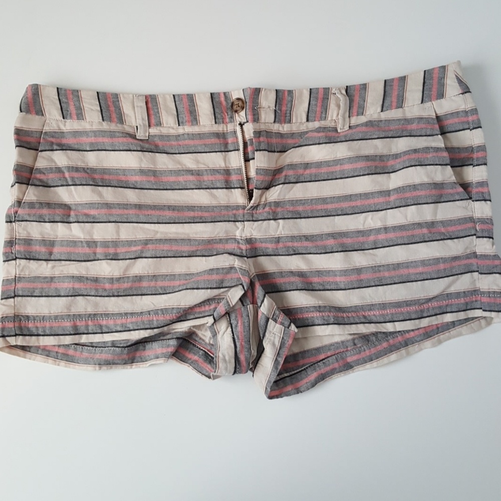 Shorts, pinstripes